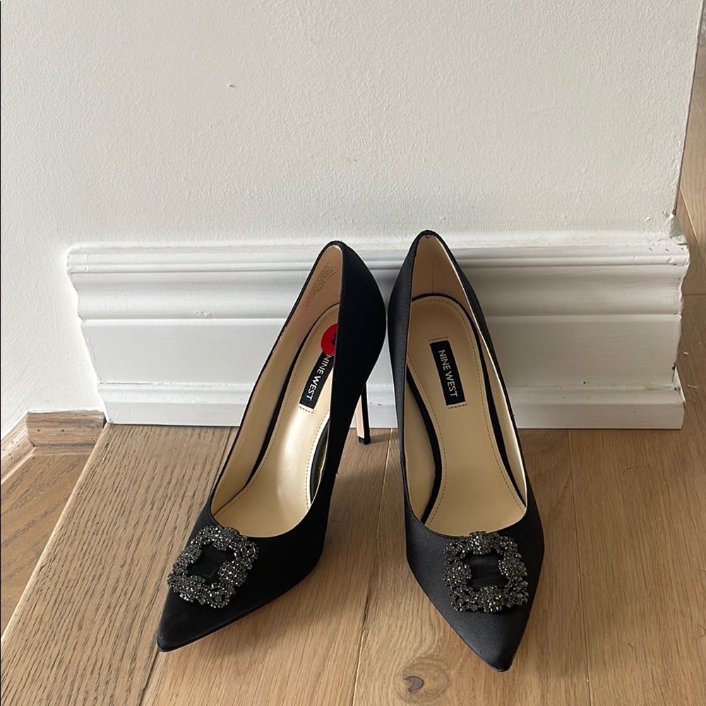Manolo Blahnik Black Glitter Heels - NINE WEST brand
